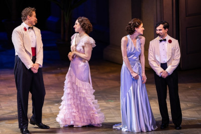 Ian Rucker as Guglielmo, Cecilia Molinari as Dorabella, Jacquelyn Stucker as Fiordiligi and Anthony León as Ferrando in Cosi fan Tutte @ Lyric Opera House.