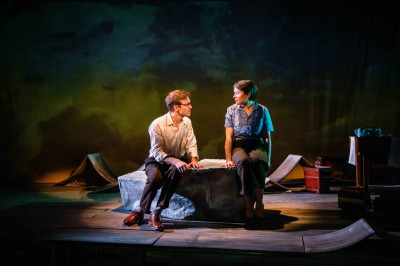 (L to R) Christopher Sheard and Leah Karpel in DEAR ELIZABETH from Remy Bumppo Theatre Company, written by Sarah Ruhl and directed by Remy Bumppo Creative Producer Christina Casano, now playing through November 17, at Theater Wit, 1229 W. Belmont Ave.