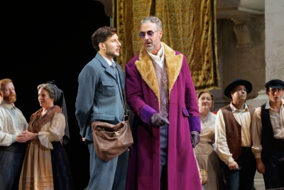 Tommaso Barea as Leporello and Christian Van Horn as Don Giovanni at Lyric Opera of Chicago.